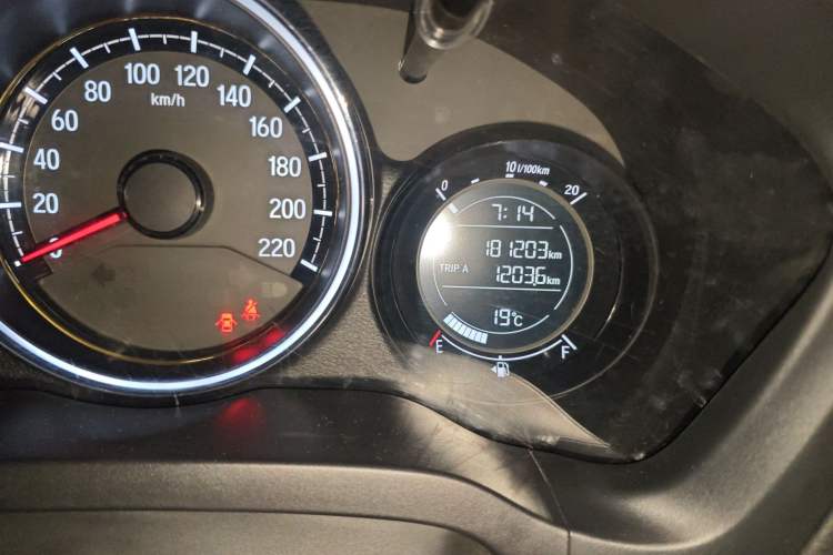 Used Honda XR-V 2017 1.5L LXi CVT Classic Edition Odometer Close Up