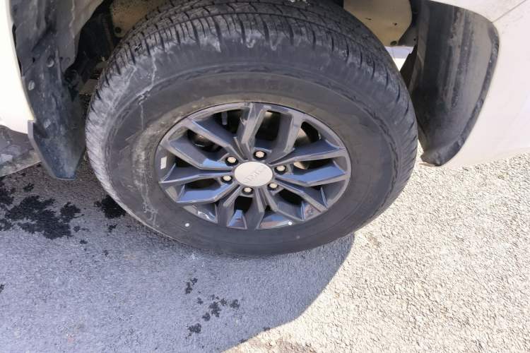 Used JMC Yuhu 7 2022 2.0T Manual Gasoline Two-Wheel Drive Comfort Version Standard Wheelbase JX4G20A6L Right Front Wheel Hub