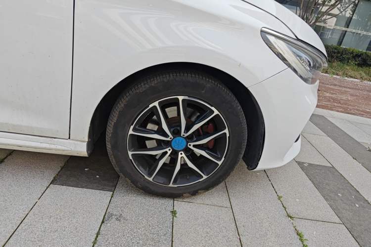 Used BYD Song MAX 2017 1.5T Automatic Smart Connect Elite 7-Seater Right Front Wheel Hub