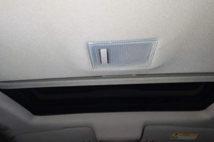 Used Chevrolet Trax 2014 1.4T Automatic Two-Wheel Drive Luxury Model Headliner