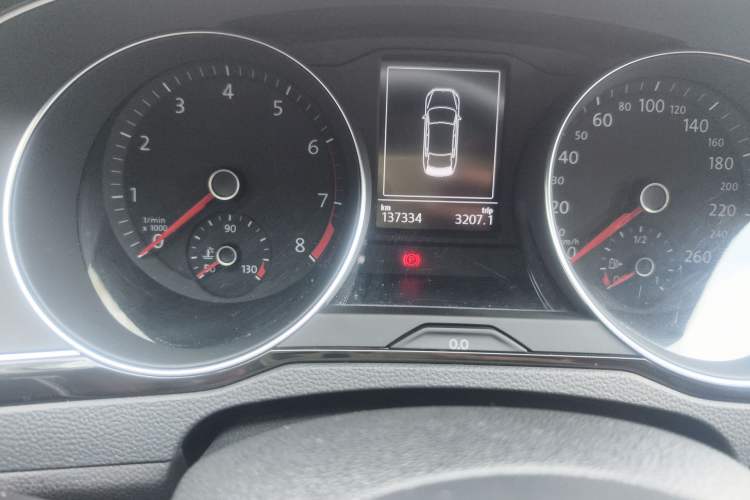 Used Volkswagen Magotan 2017 380TSI DSG Luxury Model Odometer Close Up