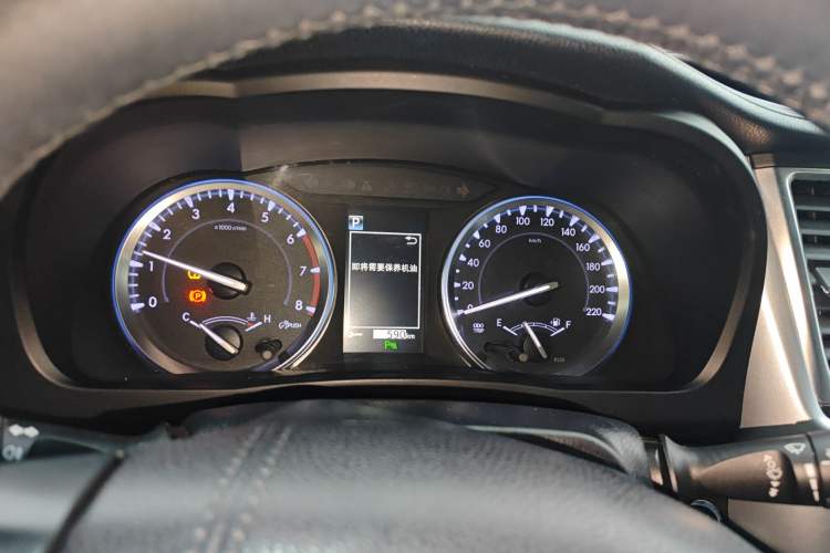 Used Toyota Highlander 2018 2.0T Four-Wheel Drive Luxury Edition 7 Seats China V Emission Standard