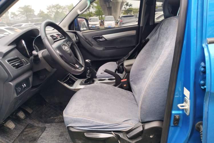 Used JAC Group T6 2020 2.0T Diesel 4x4 Elite Long Wheelbase China VI Standard HFC4DB2-2E Driver Seat