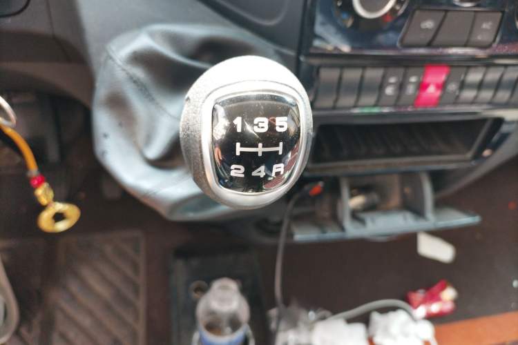 Used Iveco Eurocargo 2021 2.0T Manual Super-Rui Short Wheelbase Low-Roof Side-Hinged Door F1A
