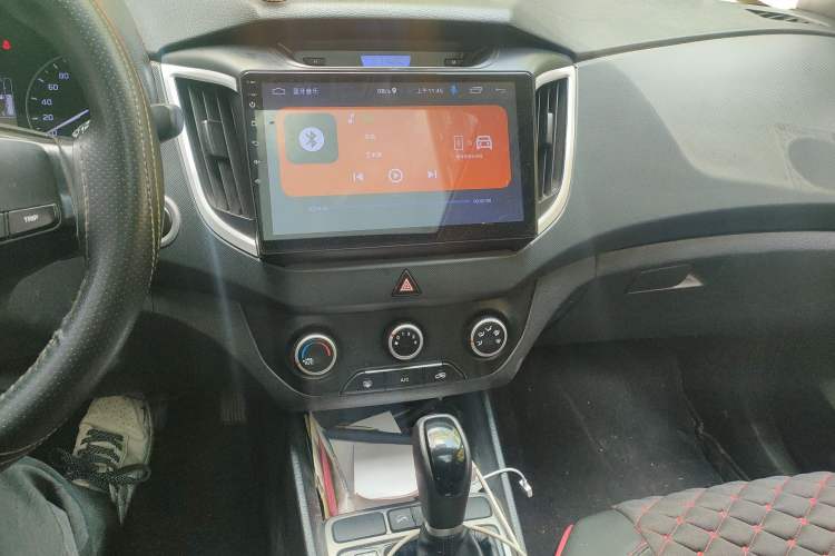 Used Hyundai ix25 2015 1.6L Automatic Two-Wheel Drive Smart GLS Trim Audio And AC Panel