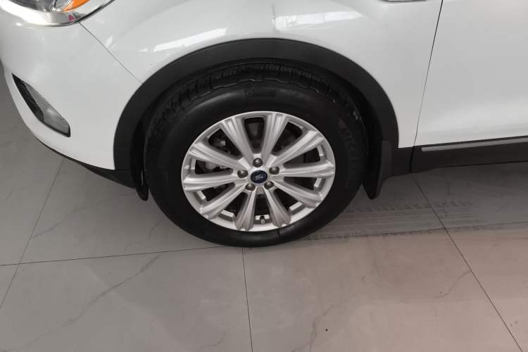 Used Ford Kuga 2017 EcoBoost 180 Four-Wheel Drive Luxury Wing Model Left Front Wheel Hub