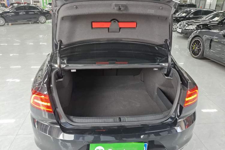 Used Volkswagen Magotan 2019 330TSI DSG Leading Edition China V Standard