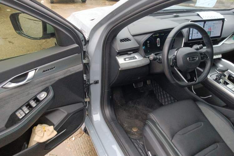 Used Geely Auto Preface 2023 2.0TD "Only This Verdant Green" Edition Driver Seat