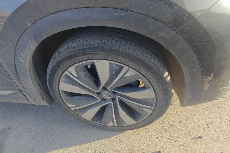 Used Volkswagen Talagon 2023 Facelift 380TSI All-Wheel Drive Luxury Jiajing Pro Version with 7 Seats Right Front Wheel Hub