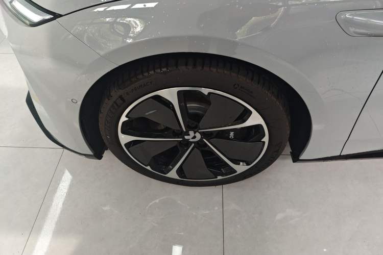 Used Nio ET5 2025 75 kWh Exterior 4