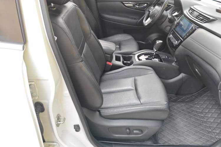 Used Nissan X-Trail 2021 2.0L CVT 2WD XL Premium SmartConnect Deluxe Edition Right Front Seat