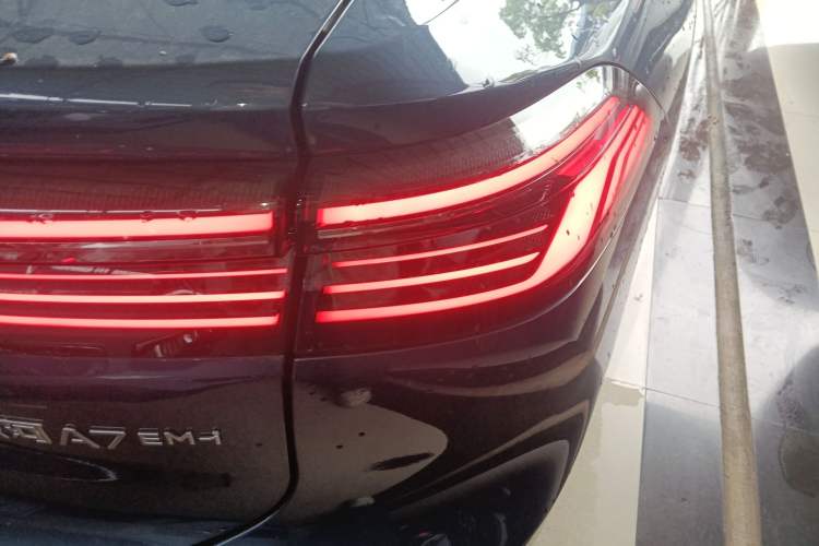 Used Geely Galaxy A7 2025 Model EM-i 150km Starship Edition Right Rear Taillight