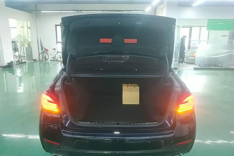 Used BMW 5 Series 2022 Restyled 530Li Leading Edition M Sport Package Trunk