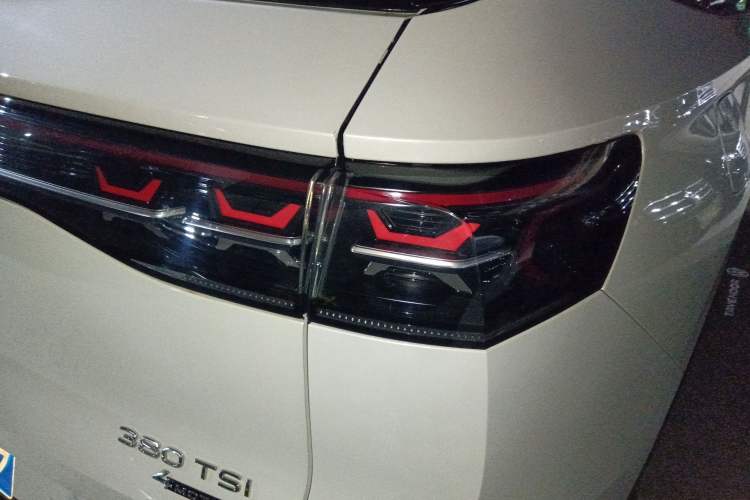 Used Volkswagen Tavendor 2023 380TSI Four-Wheel Drive R-Line Cruise Edition
