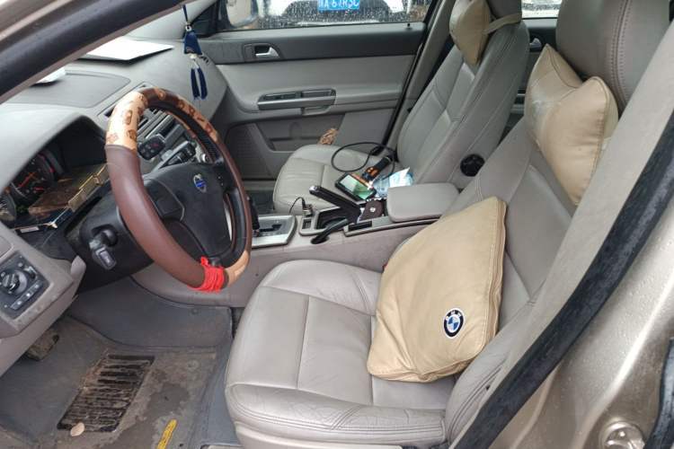 Used Volvo S40 2011 2.0L Automatic ZhiShang Edition
