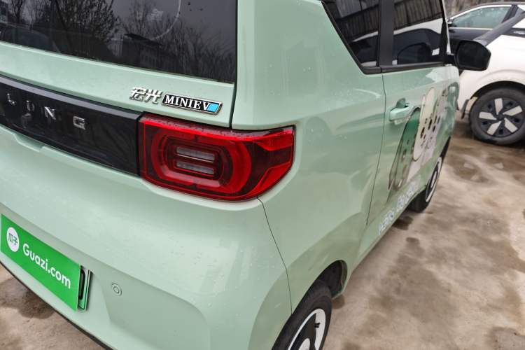 Used Wuling Hongguang MINIEV 2022 Macaron Fashion Model Lithium Iron Phosphate Right Rear Taillight