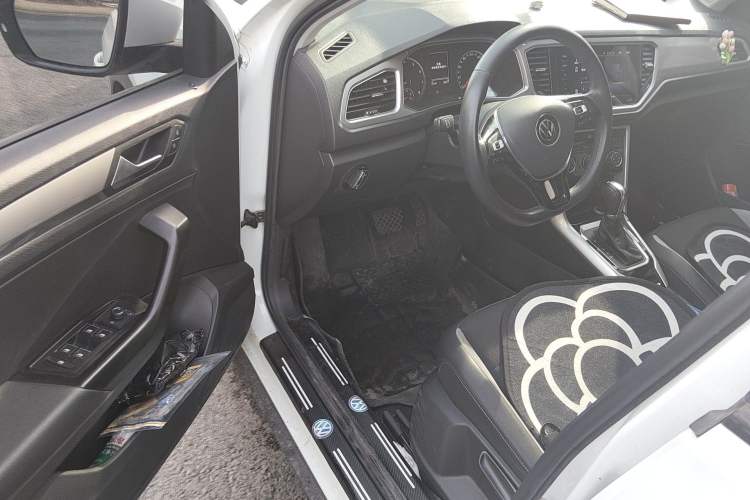 Used Volkswagen T-ROC 2021 280TSI DSG Two-Wheel Drive Elite Connect Edition