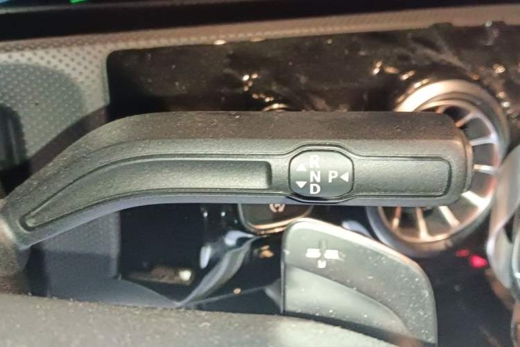 Used Mercedes-Benz A-Class 2020 Restyled A 200 L Sport Sedan Fashion Version Gear Lever