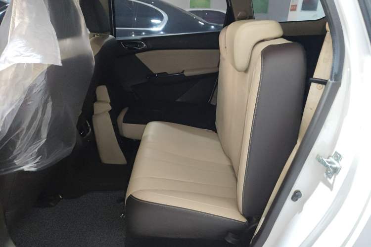 Used Baojun 310W 2017 1.5L Manual Fashion Edition China VI
