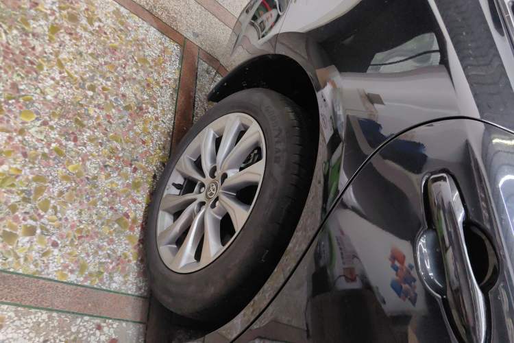 Used Toyota Avalon 2024 2.0L Premium Edition Right Rear Wheel Hub