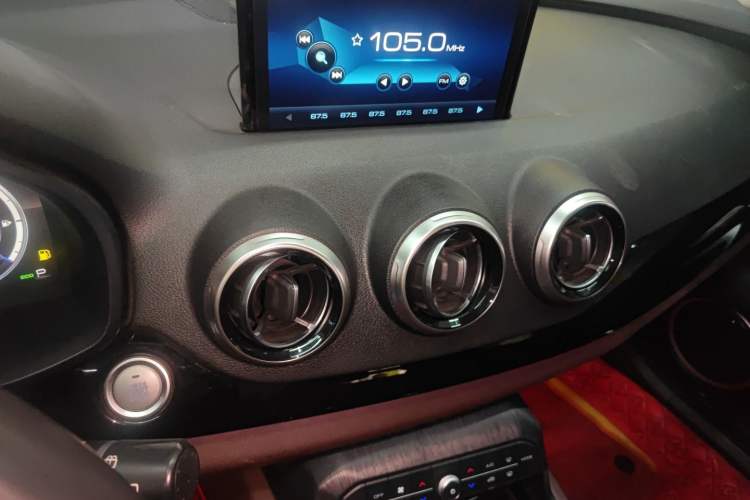 Used Wey VV7 2017 2.0T Flagship Model Audio And AC Panel