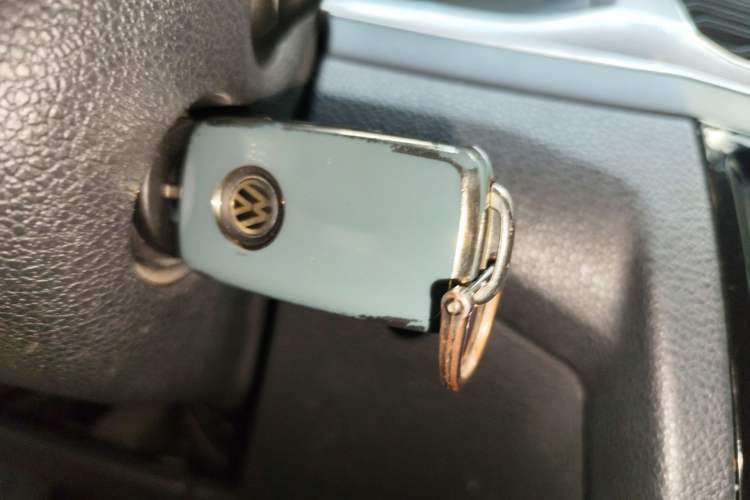 Used Volkswagen Bora 2016 1.6L Automatic Fashion Model