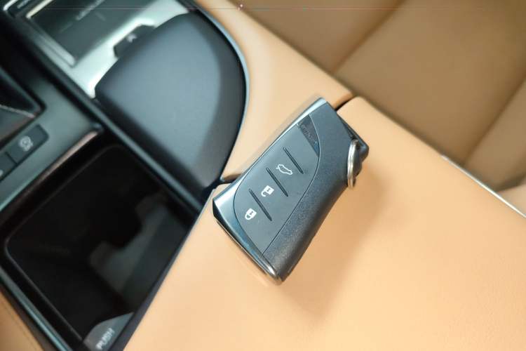 Used Lexus ES 2020 200 Excellence Edition Vehicle Key