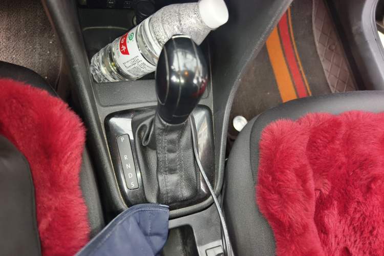 Used Volkswagen Santana 2015 1.6L Automatic Fashion Edition Gear Lever