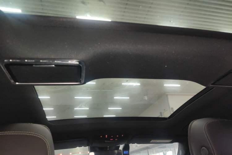 Used Mercedes-Benz GLC 2020 Facelift GLC 300 L 4MATIC Dynamic Edition Headliner