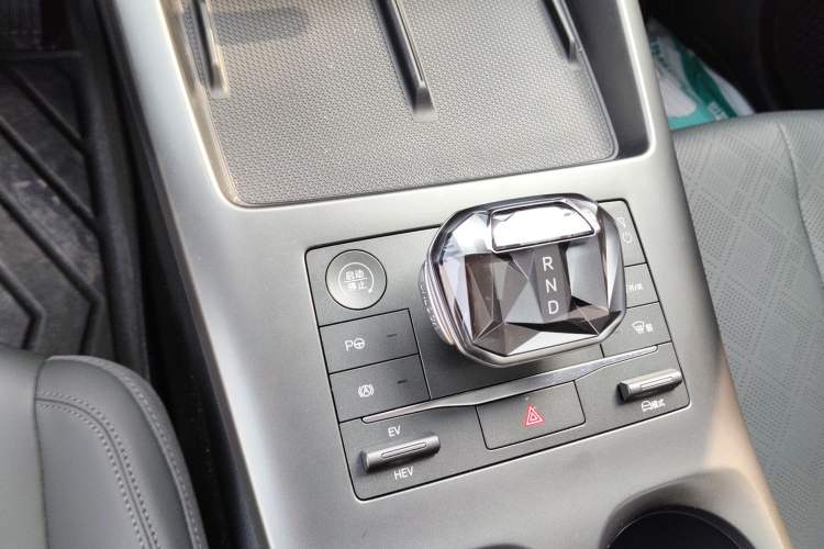 Used BYD Qin PLUS 2025 DM-i Smart Drive 55KM Beyond Model
