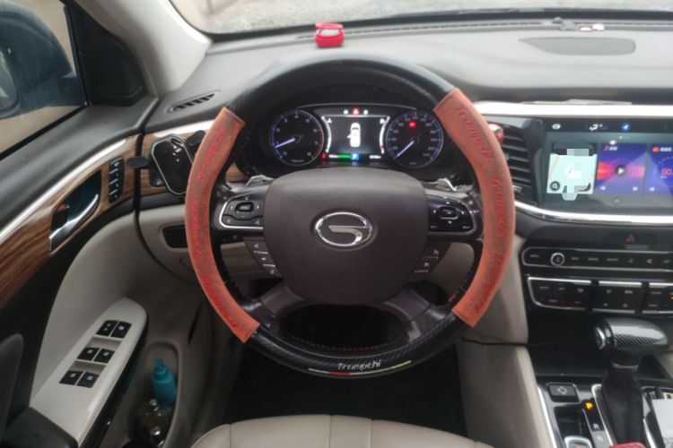 Used GAC Trumpchi GS8 2017 320T Two-Wheel Drive Luxury Smart Connectivity Version (7 Seats) Steering Wheel