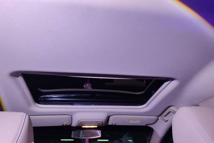 Used Buick GL8 2023 Facelifted Land Cruiser Executive Luxury Version