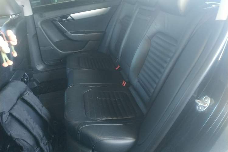 Used Volkswagen Magotan 2015 1.8TSI Advanced Model Left Rear Seat