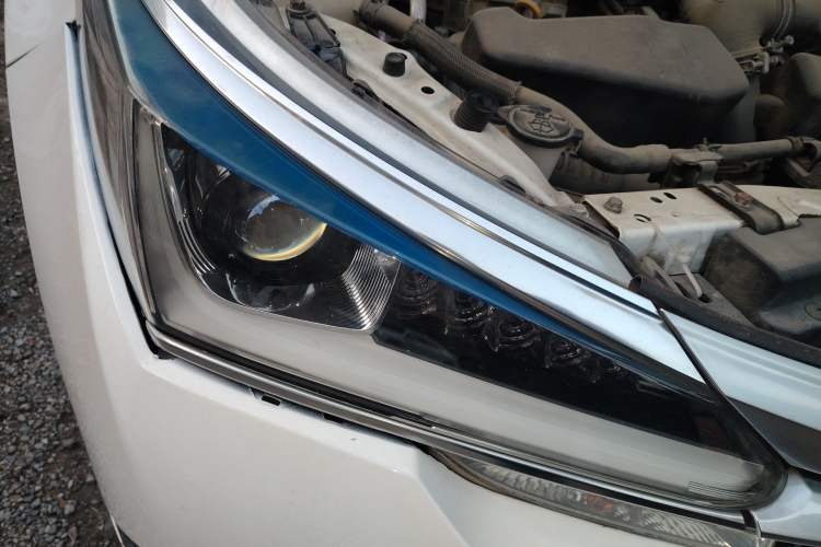 Used Toyota Corolla 2016 Dual-Engine 1.8L E-CVT Pioneer Edition Right Front Headlight