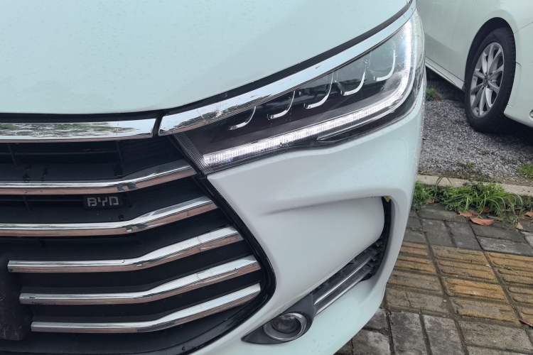 Used BYD Song MAX 2018 1.5T Automatic Smart Connect Luxury 6-Seater Left Front Headlight