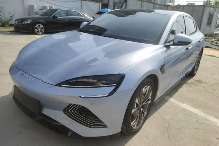 Used BYD Seal 2022 550 km Standard Range Rear-Wheel Drive Elite Version