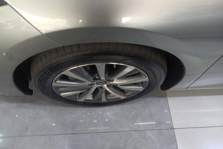 Used Lexus ES 2020 300h Premier Edition
