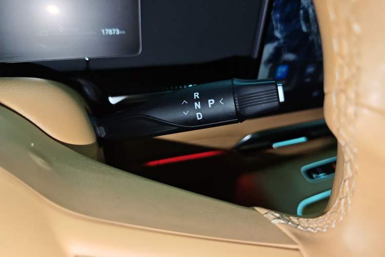 Used VOYAH Dream 2025 PHEV Four-Wheel-Drive Flagship Version – Qiankun Edition
