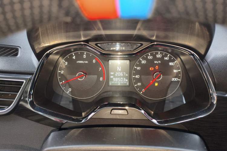 Used Baojun 310 2017 1.5L Automatic Luxury Model Odometer Close Up