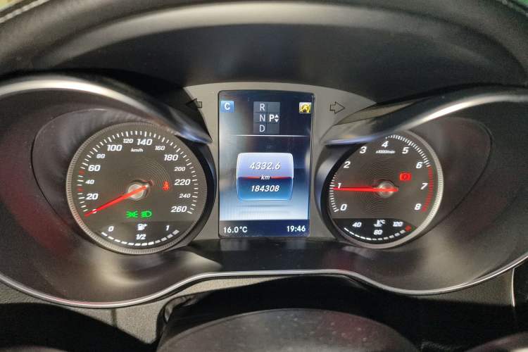 Used Mercedes-Benz C-Class 2015 Facelift C 200 L Instrument Cluster