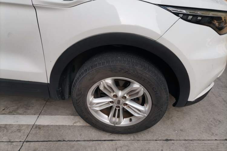 Used Qoros 5 2018 1.6T Automatic Leading Model Right Front Wheel Hub