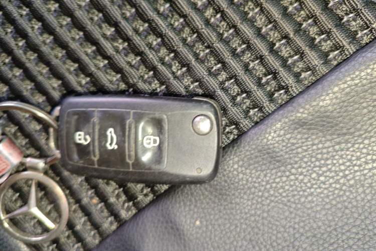 Used Volkswagen Jetta 2015 Value Edition 1.6L Automatic Fashion Version Vehicle Key