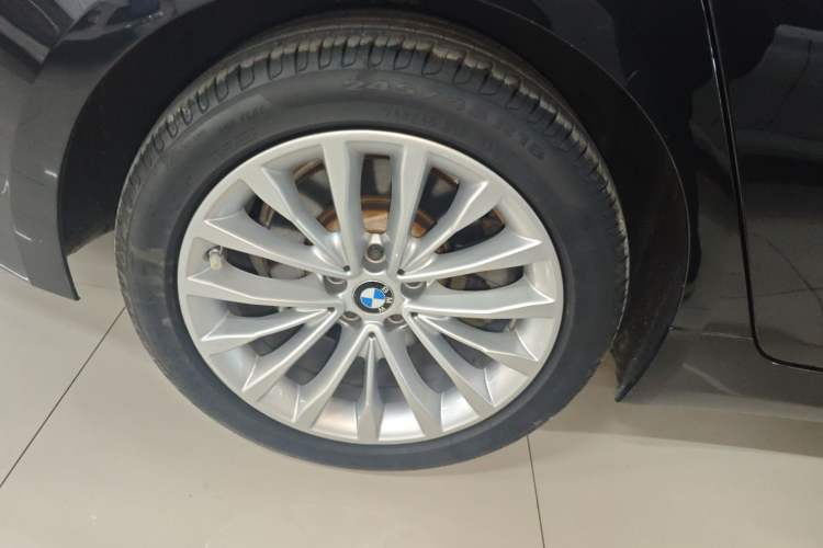 Used BMW 5 Series 2020 525Li Luxury Package Right Rear Wheel Hub