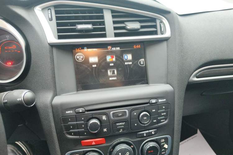 Used Citroen C4L 2015 1.8L Automatic Prestige Edition Audio And AC Panel