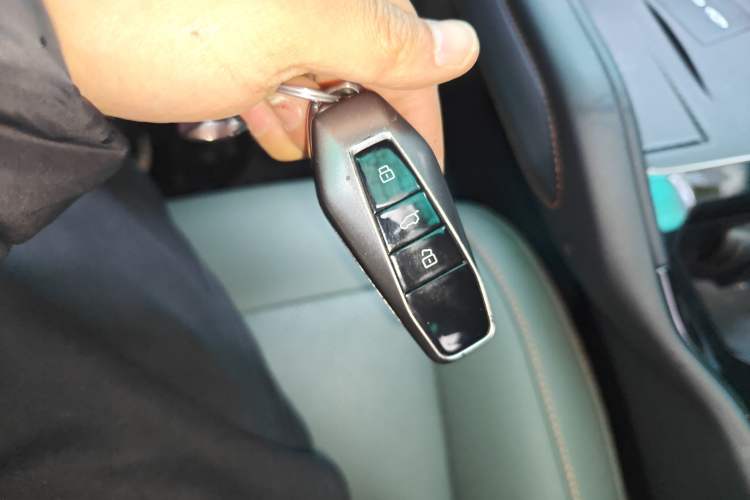 Used iCAR 03 2024 401km Two-Wheel Drive Standard Advanced Version Interior 1