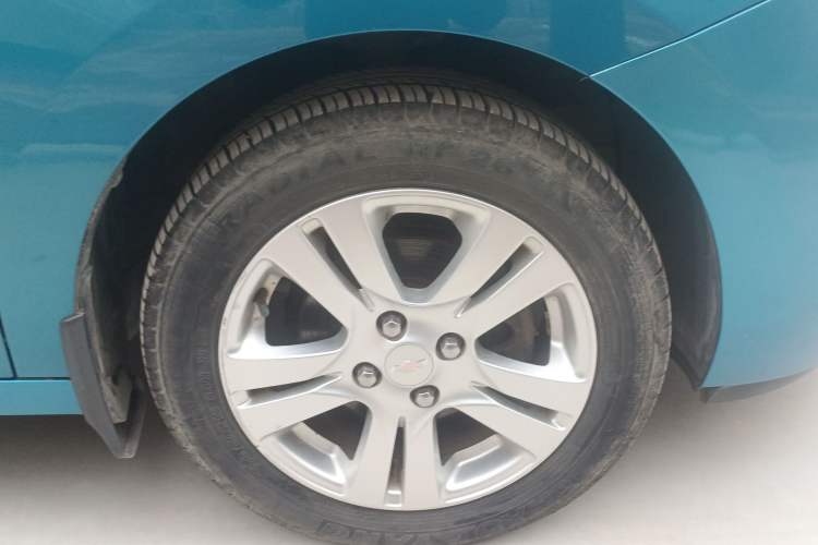 Used Chevrolet Lova RV 2016 1.5L Automatic Smart Drive Edition Right Front Wheel Hub