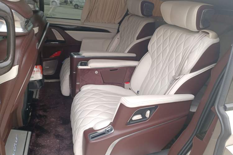 Used Buick GL8 2021 ES Land Cruiser 653T Luxury Edition Left Rear Seat