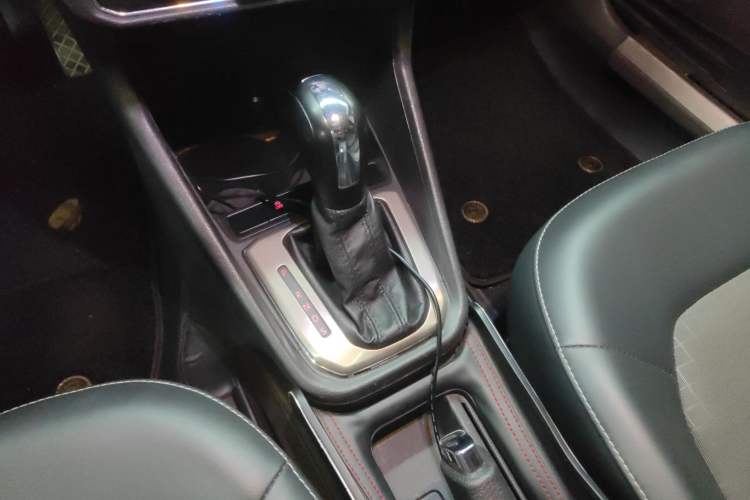 Used Volkswagen Santana 2018 1.5L Automatic Comfort Edition Gear Lever