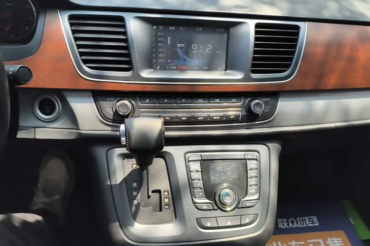Used SAIC MAXUS G10 2014 2.0T Automatic Executive Edition