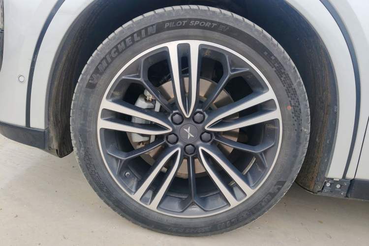 Used XPeng G6 2023 700 Four-Wheel Drive Performance Max Left Front Wheel Hub